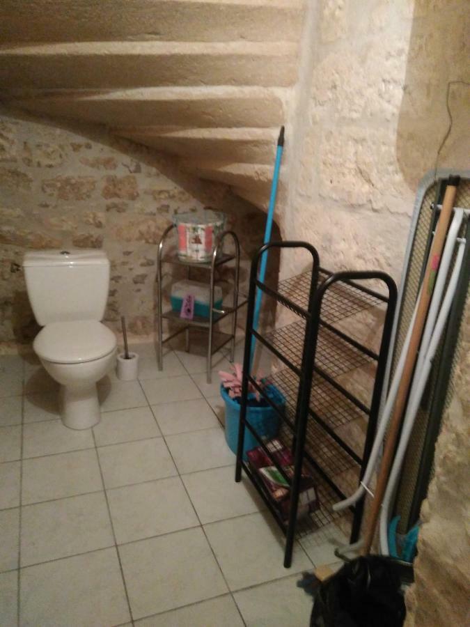 Beaucaire Studio Apartment ภายนอก รูปภาพ
